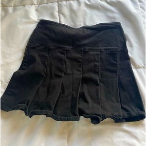 Pleated Black Denim Skirt | Kendall & Kylie